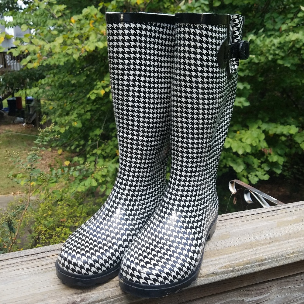 Houndstooth Rain Boots  size 8